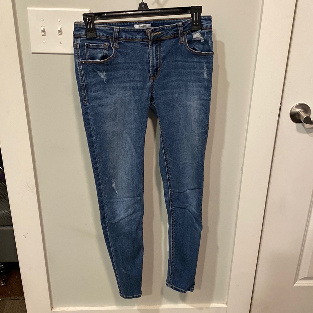 Kensie light distressed jeans
